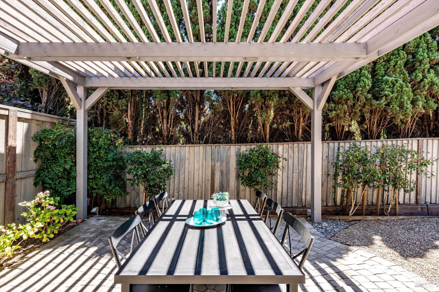 5 Capitola Ct