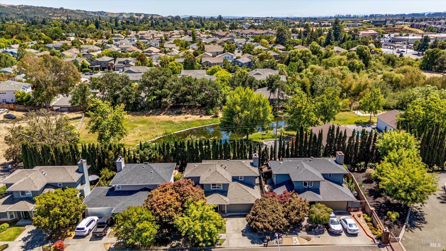 5 Capitola Ct