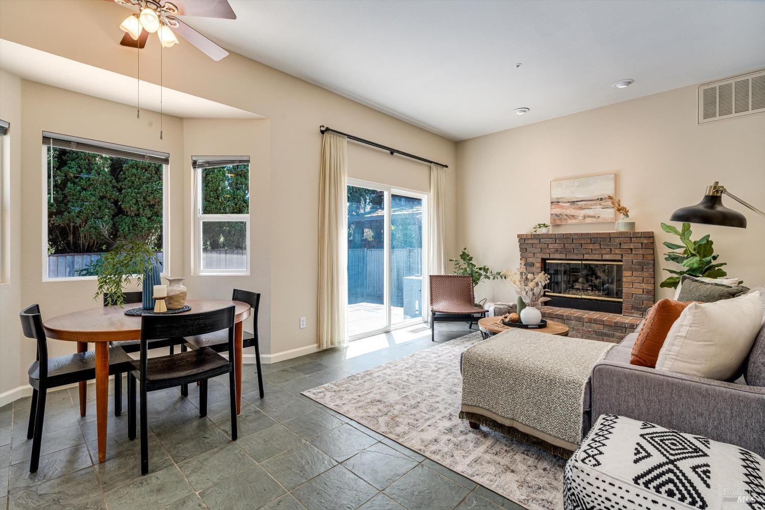 5 Capitola Ct