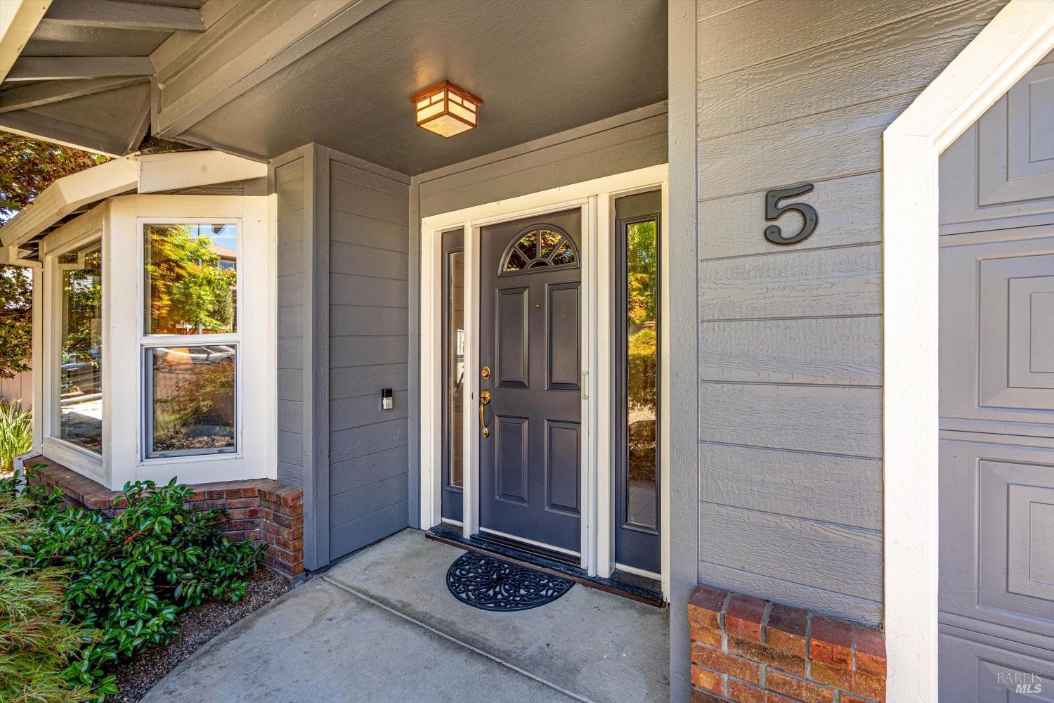 5 Capitola Ct