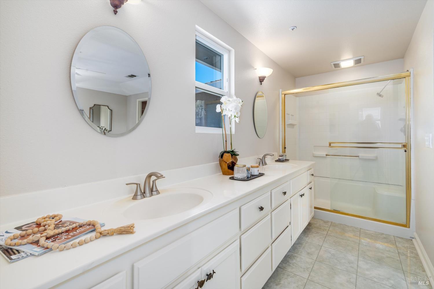 5 Capitola Ct