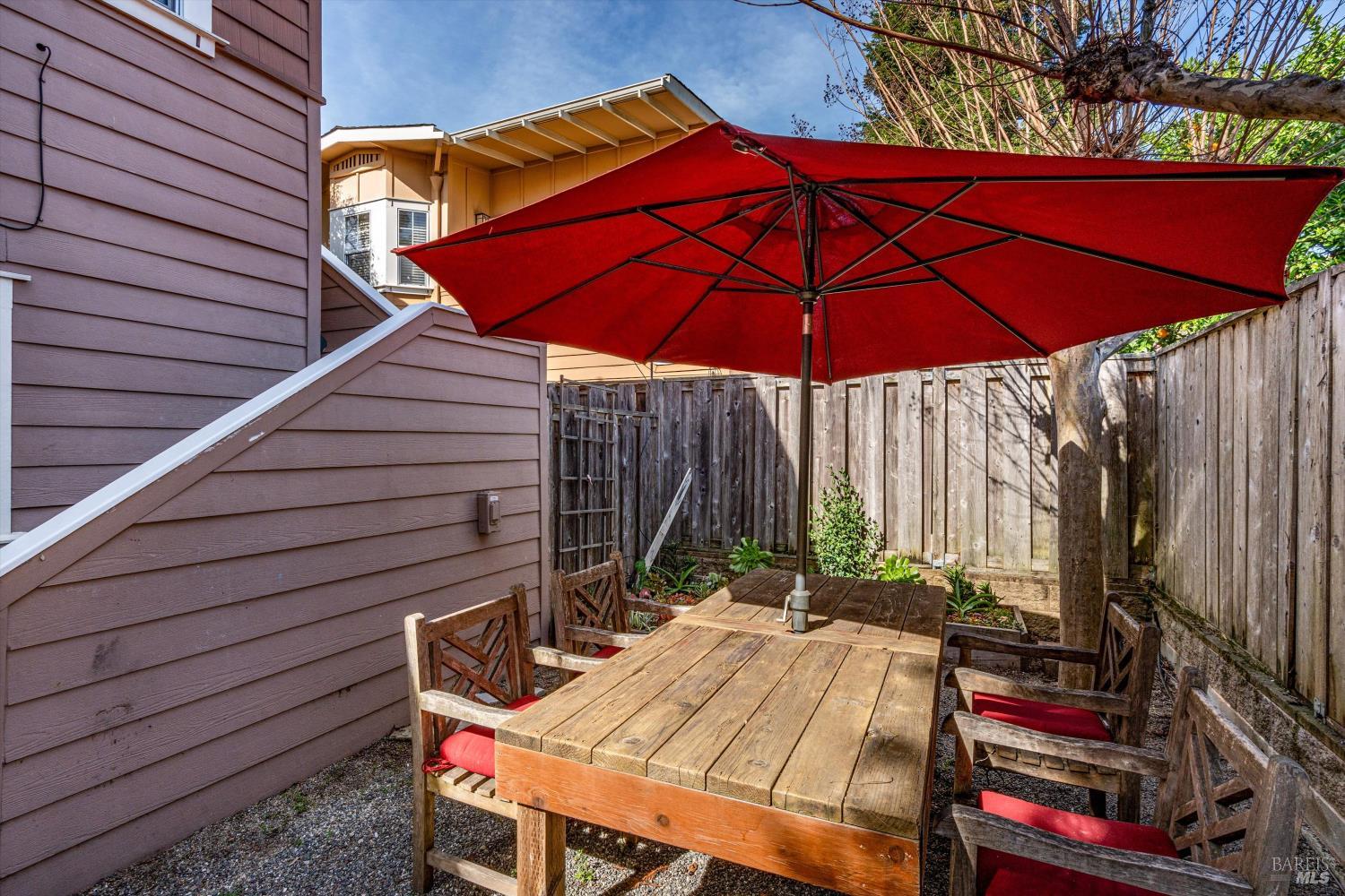 156 A Valley Oak Drive