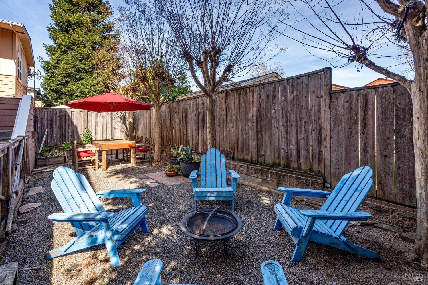 156 A Valley Oak Drive