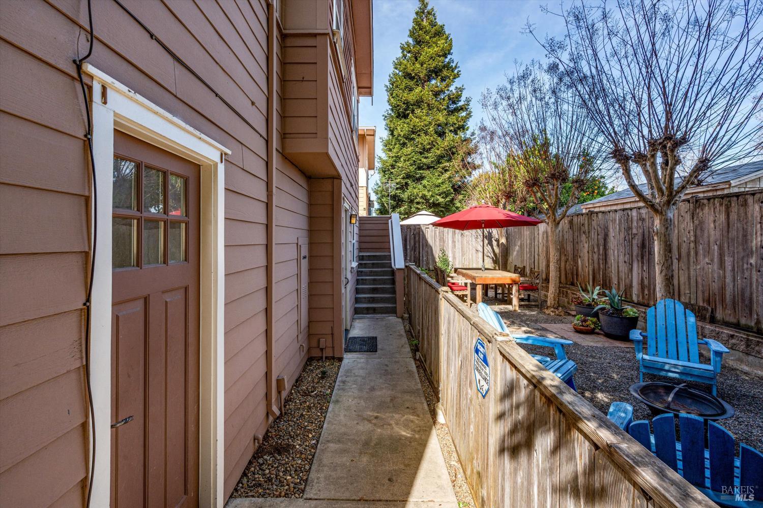 156 A Valley Oak Drive