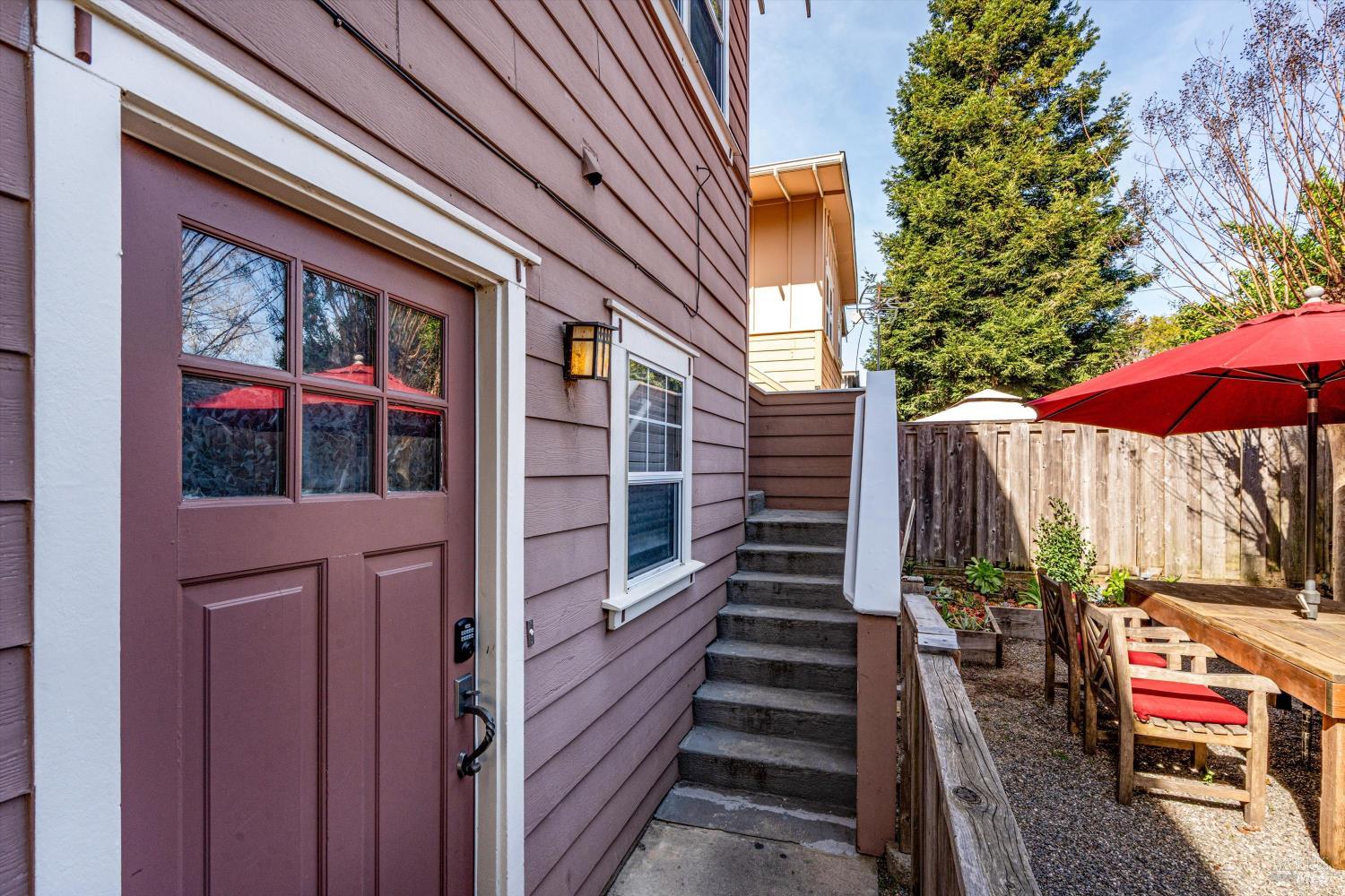 156 A Valley Oak Drive