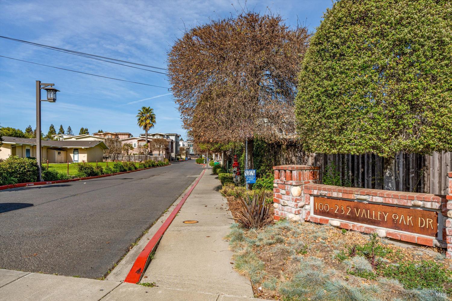 156 A Valley Oak Drive