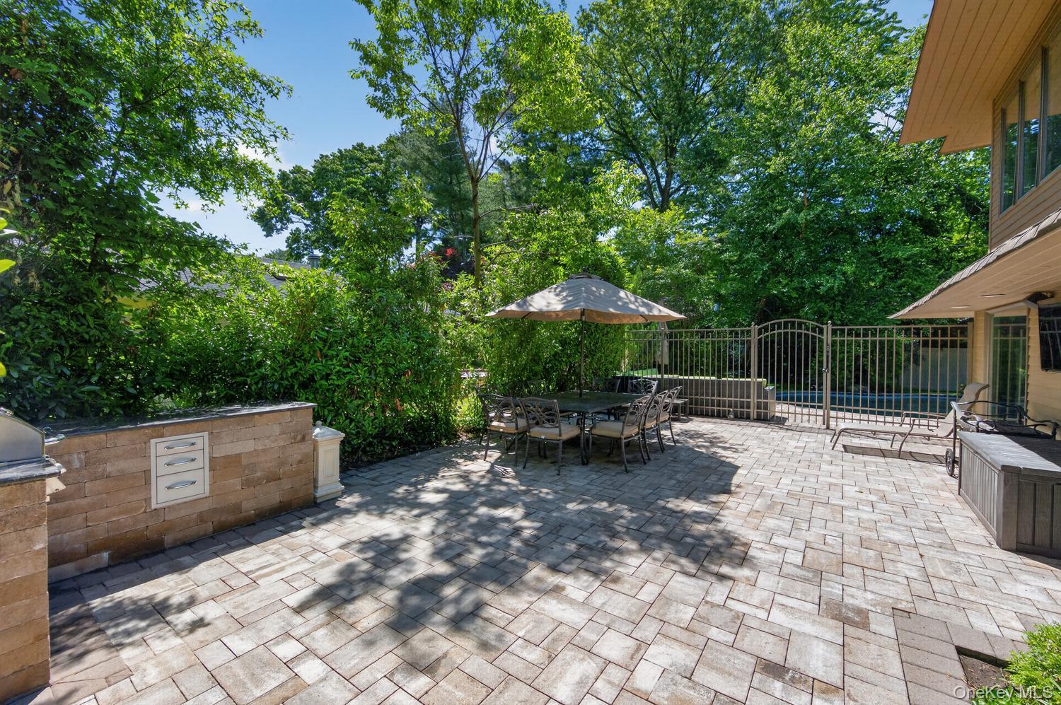 12 Locust Lane