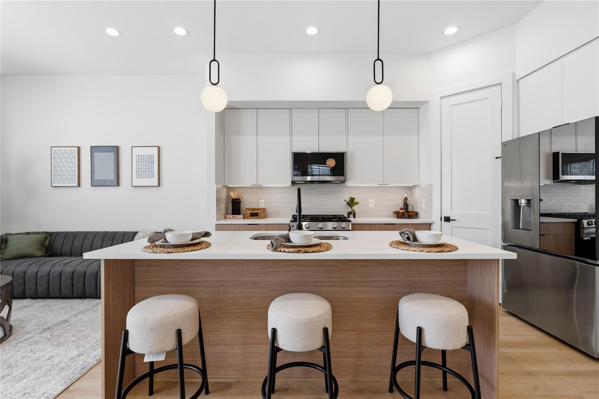 4608 A/B & 4610 Gunter Street