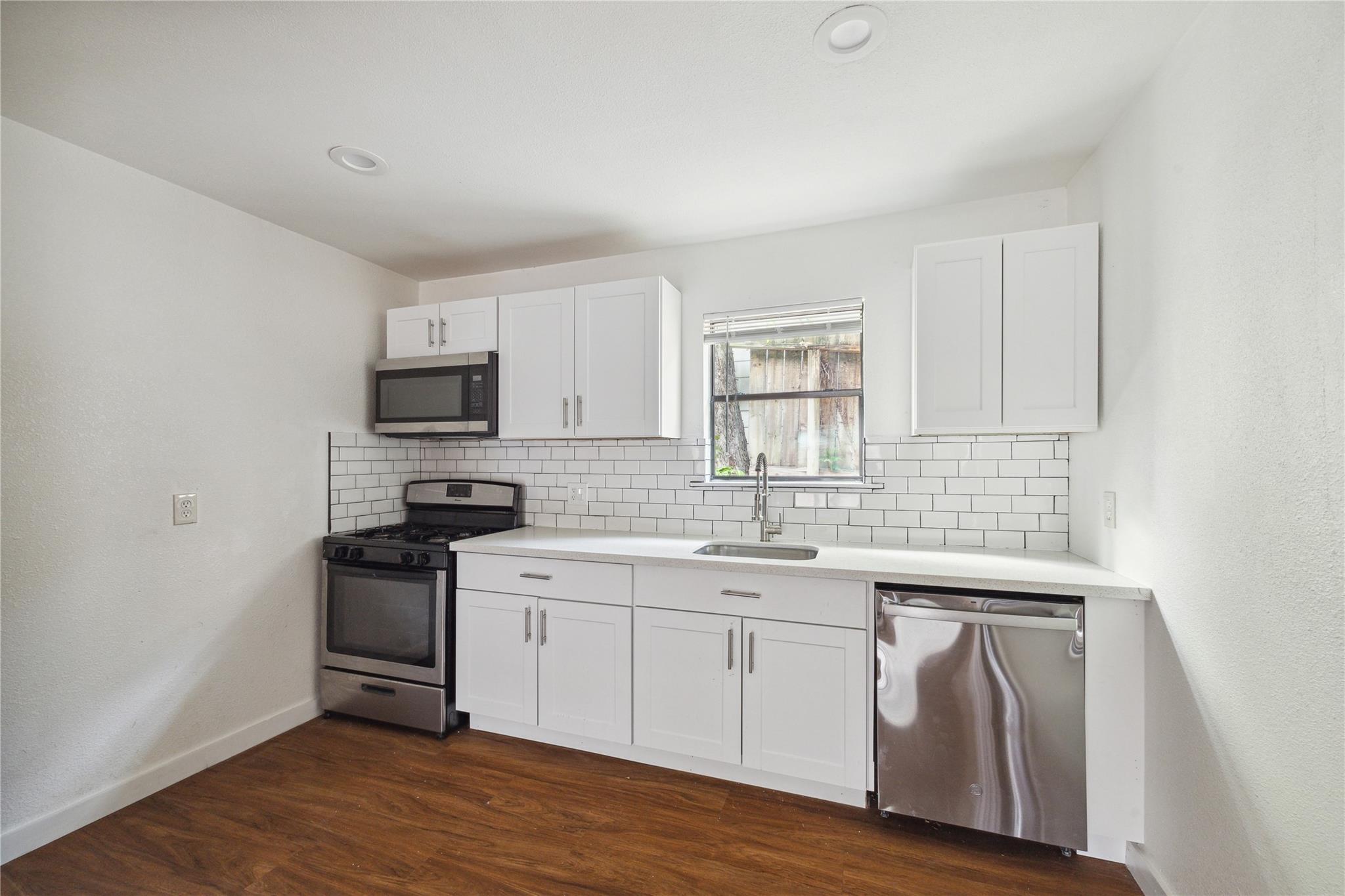 4210 Delhi Street Unit: 1/2