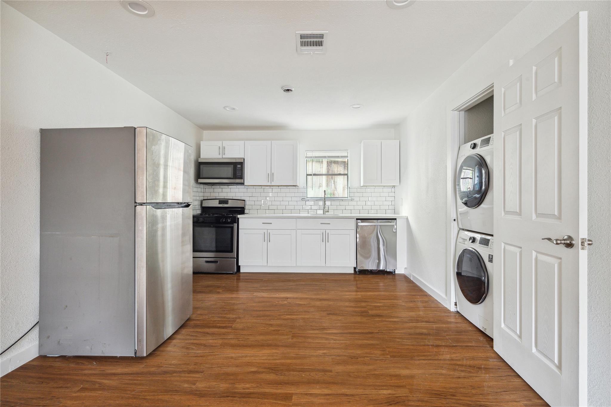 4210 Delhi Street Unit: 1/2