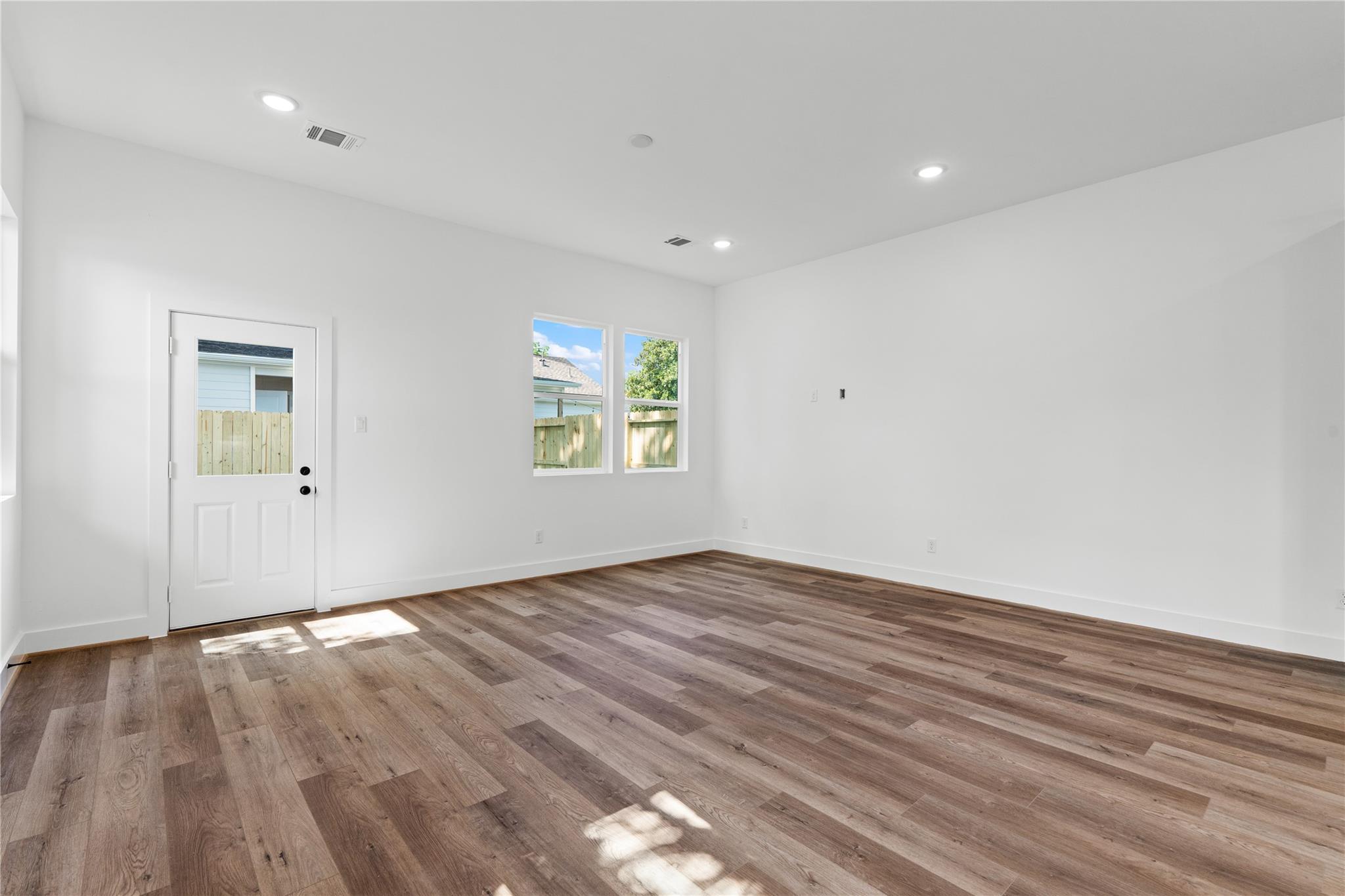 1031 S Victory Drive