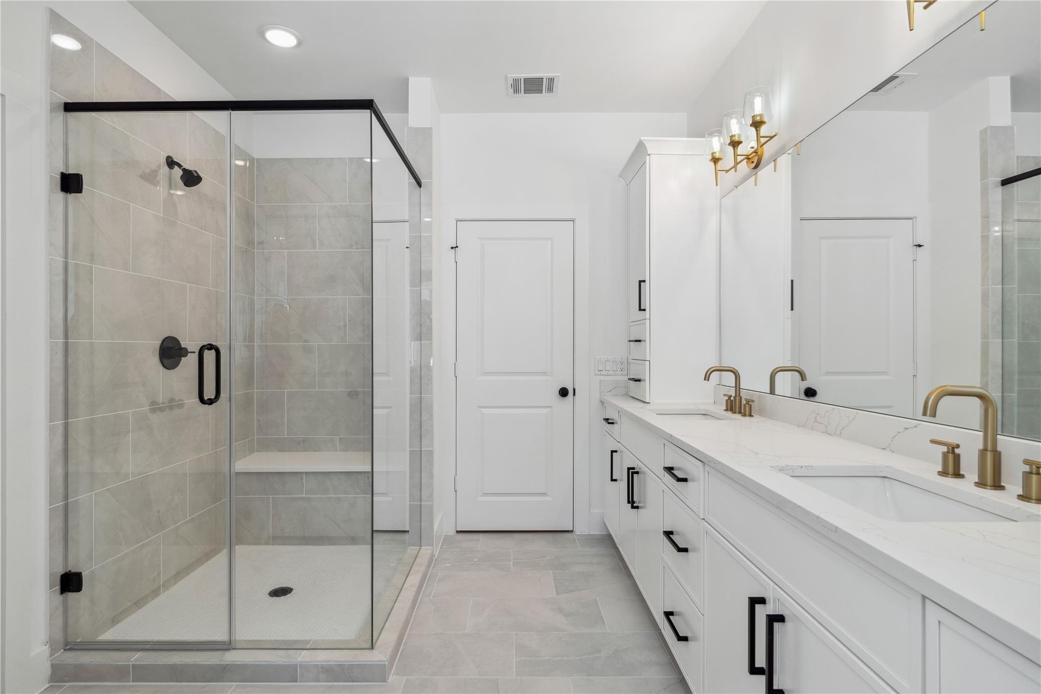 1031 S Victory Drive