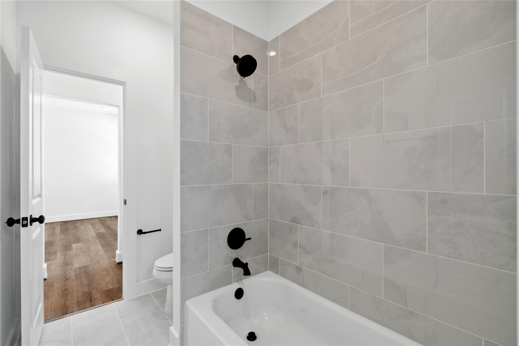 1031 S Victory Drive