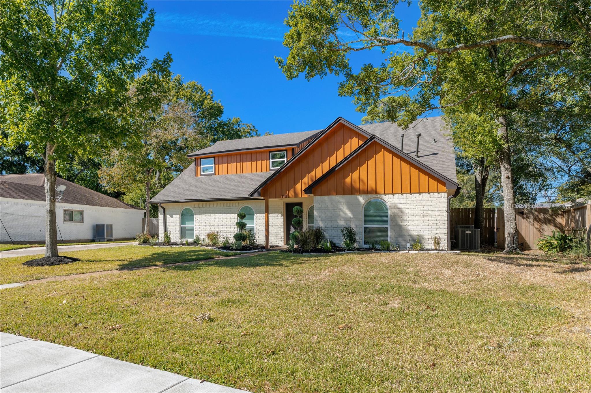 1119 Woodland Drive