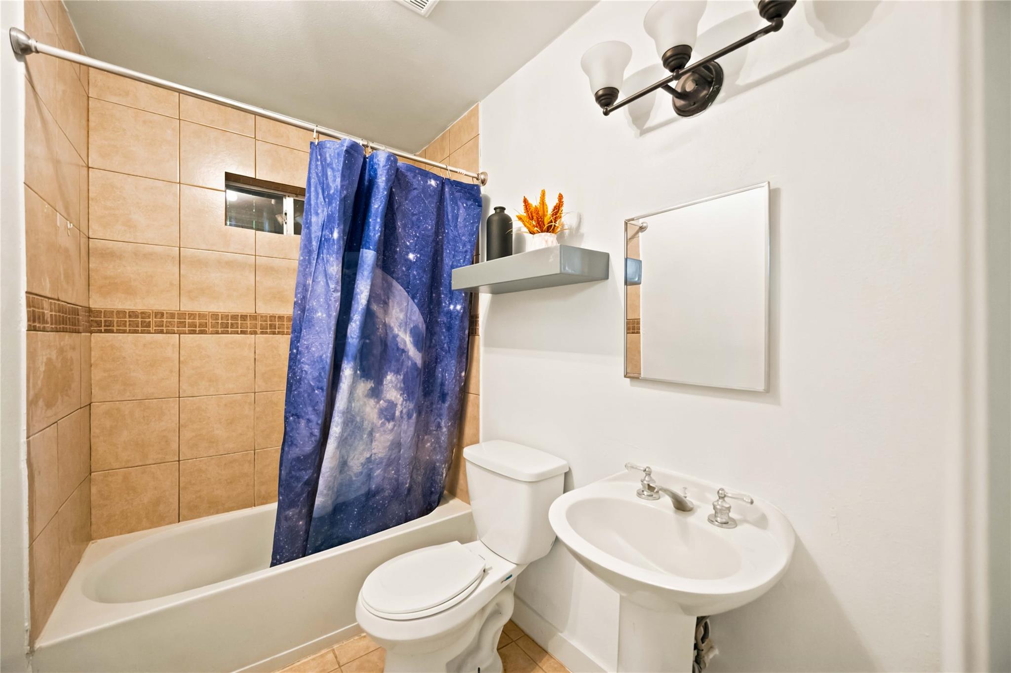 824 W 17th Street # D