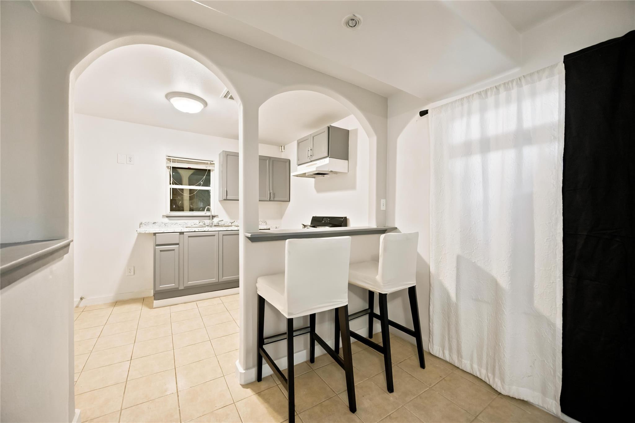 824 W 17th Street # D