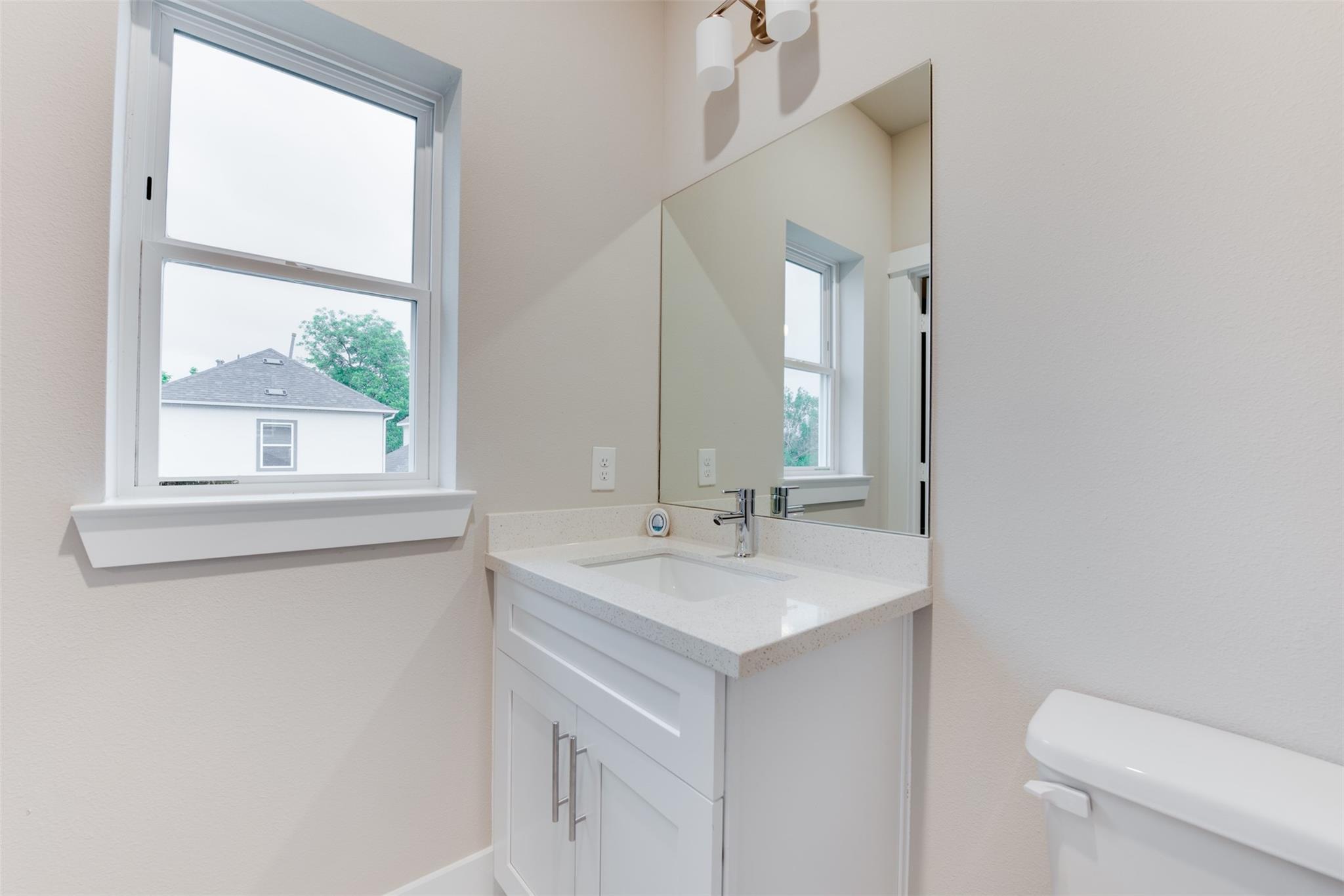 1424 W 34th 1/2 Street