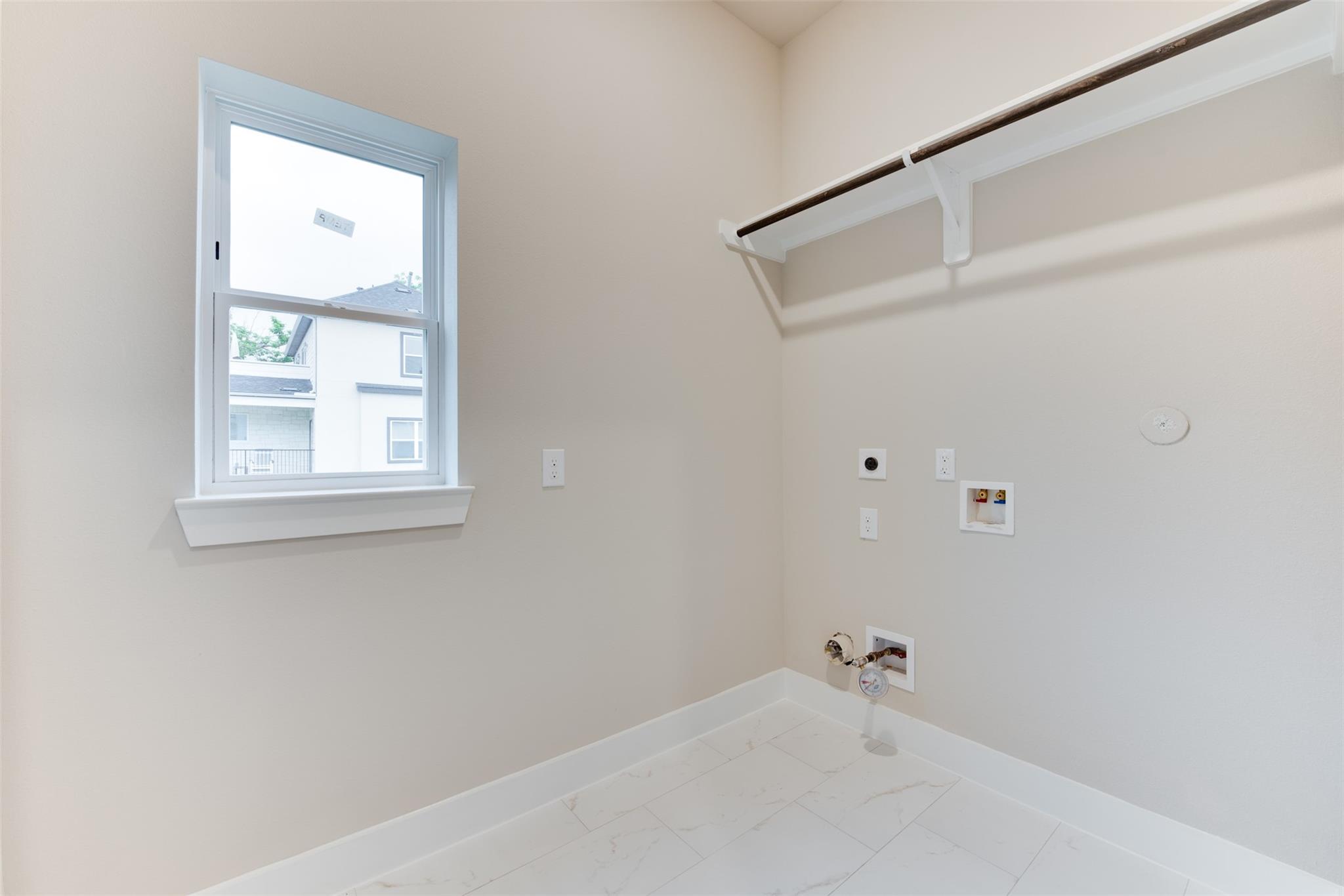 1424 W 34th 1/2 Street
