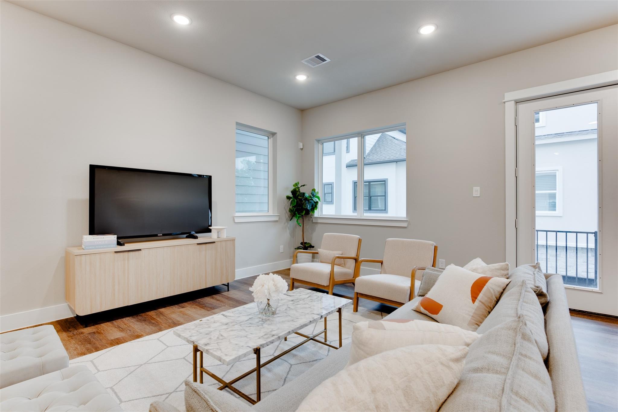 1424 W 34th 1/2 Street