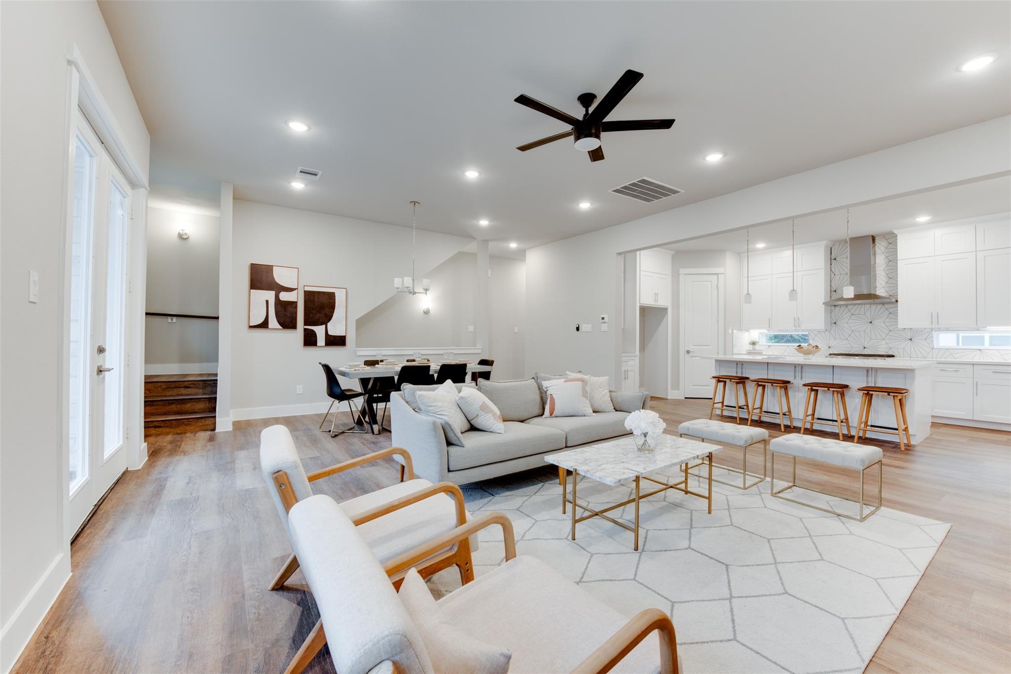 1424 W 34th 1/2 Street