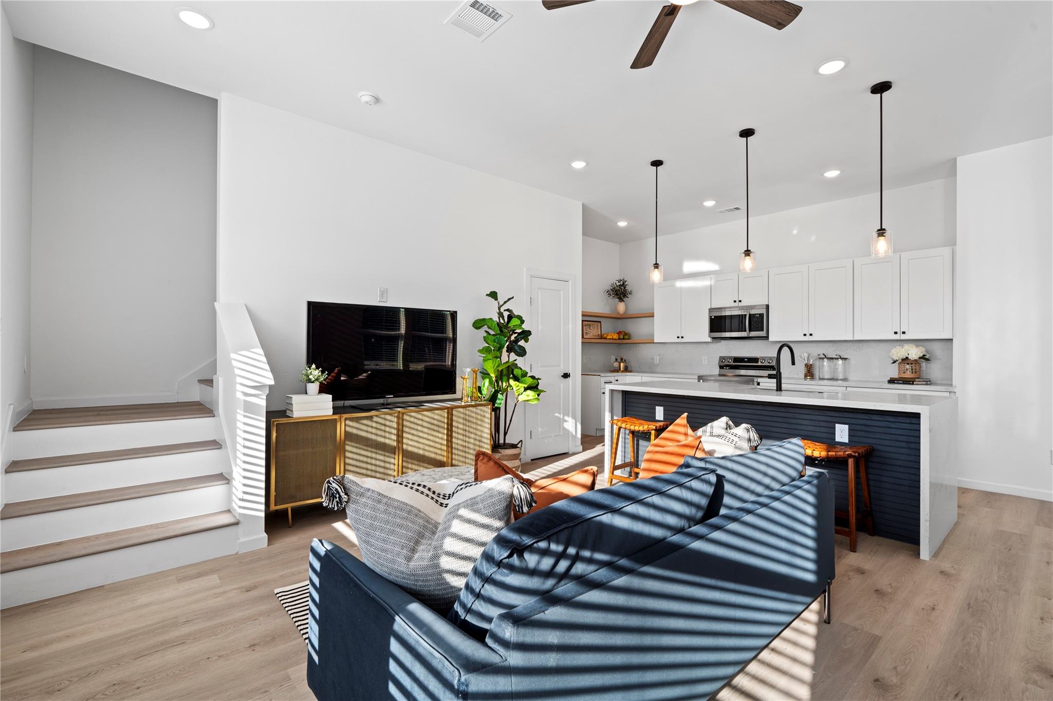 866 Rachel Street Unit: E