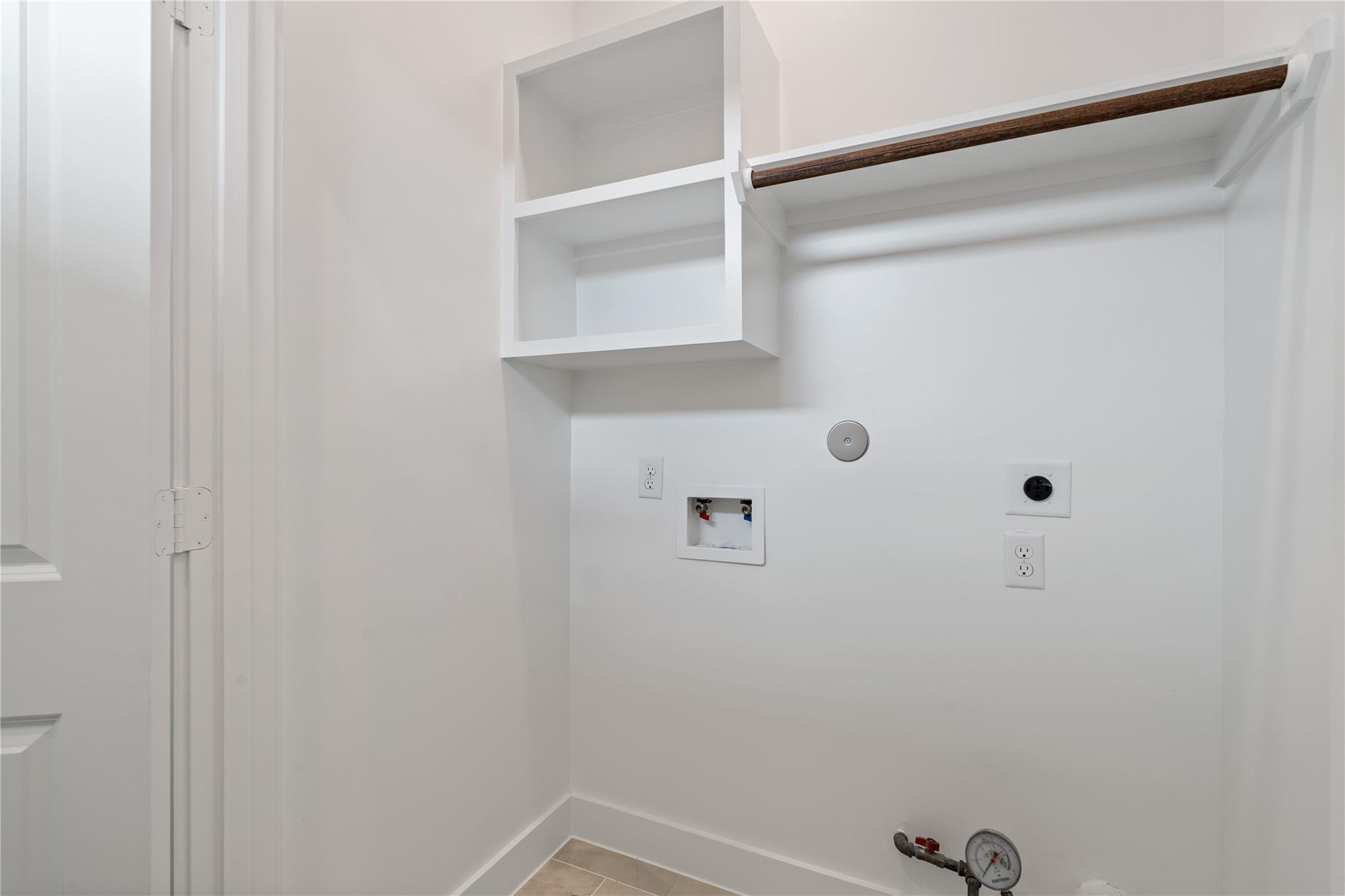 1033 S Victory Drive