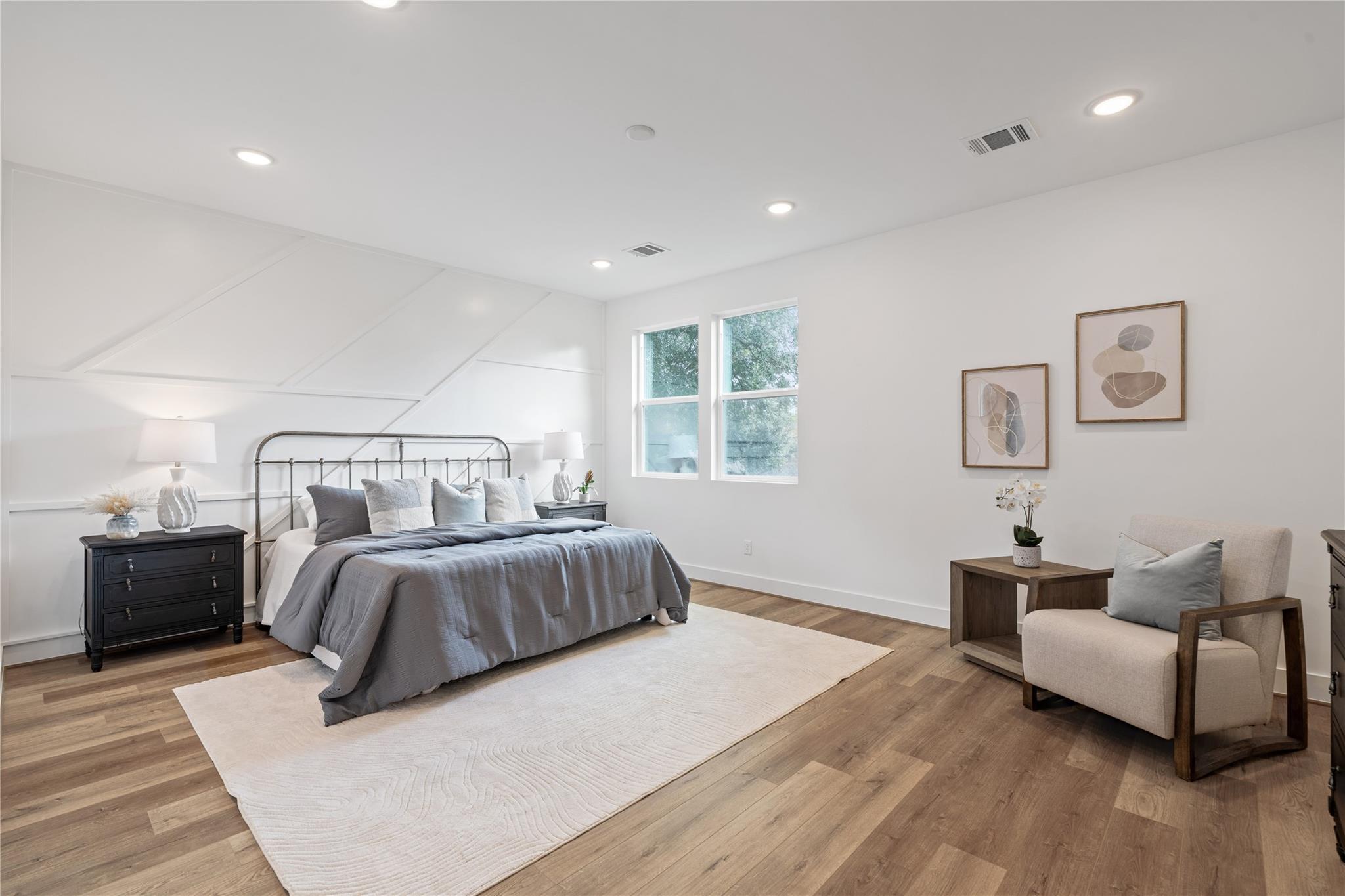 1033 S Victory Drive