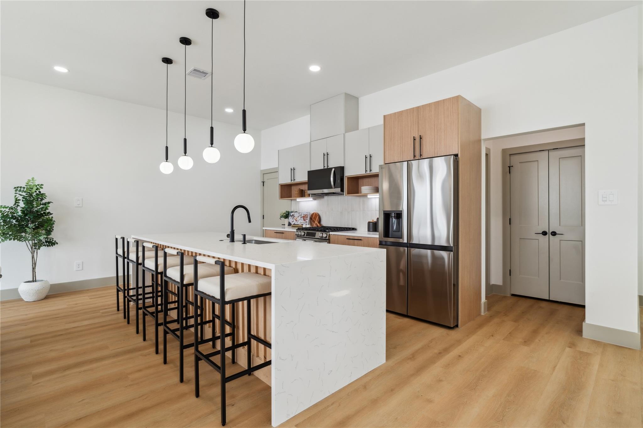 2943 Delafield Street