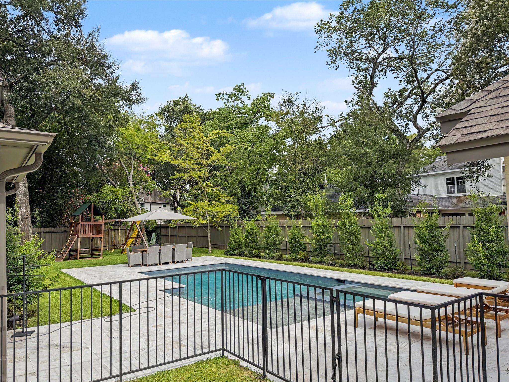 25 Woodsborough Circle