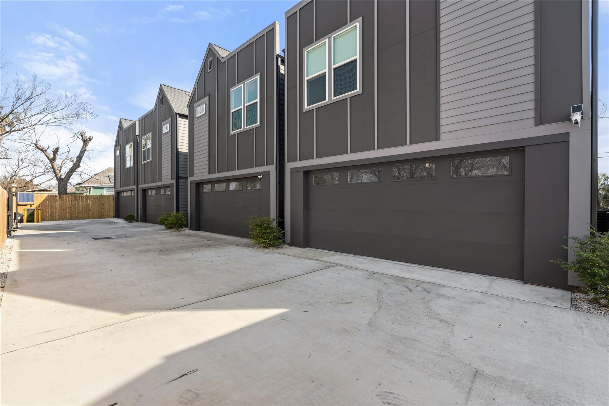 3415 & 3417 Stonewall Street