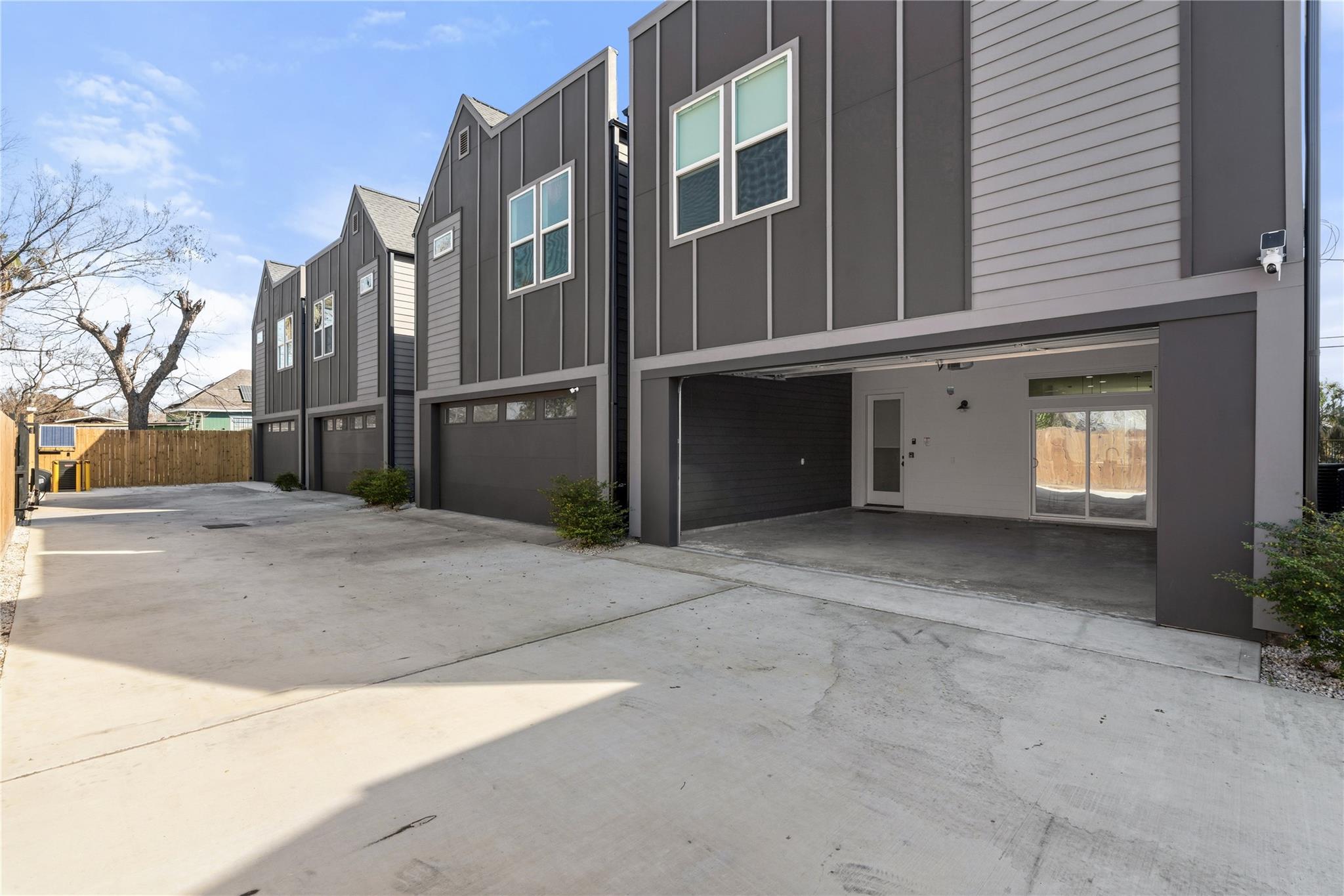 3415 & 3417 Stonewall Street