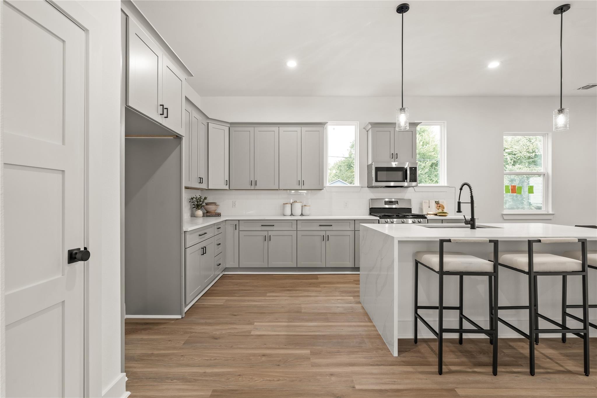 3412 Cortlandt Street