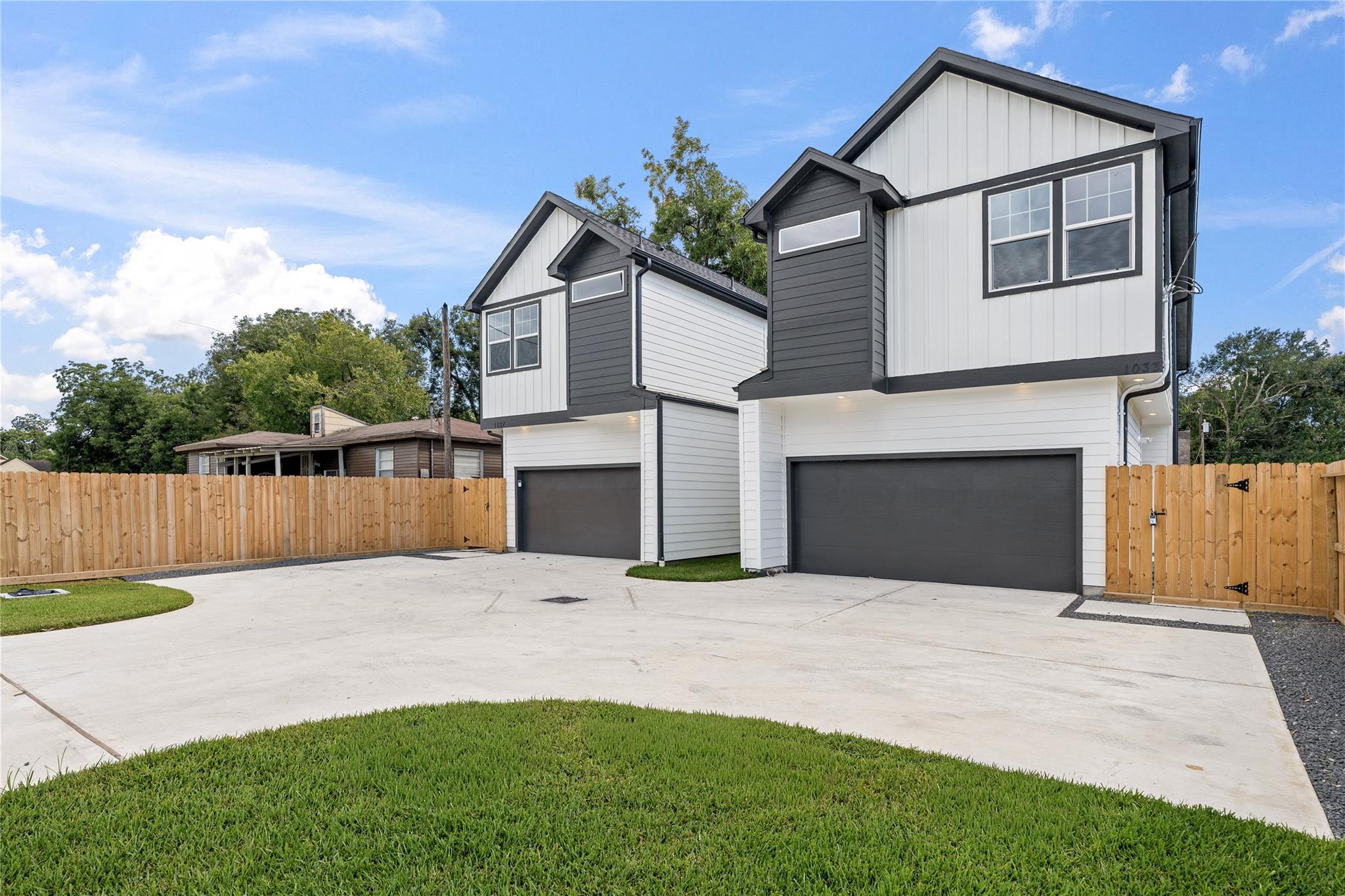 1033 S Victory Drive