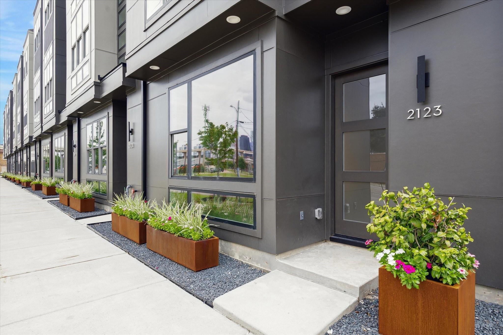 2123 Emancipation Avenue