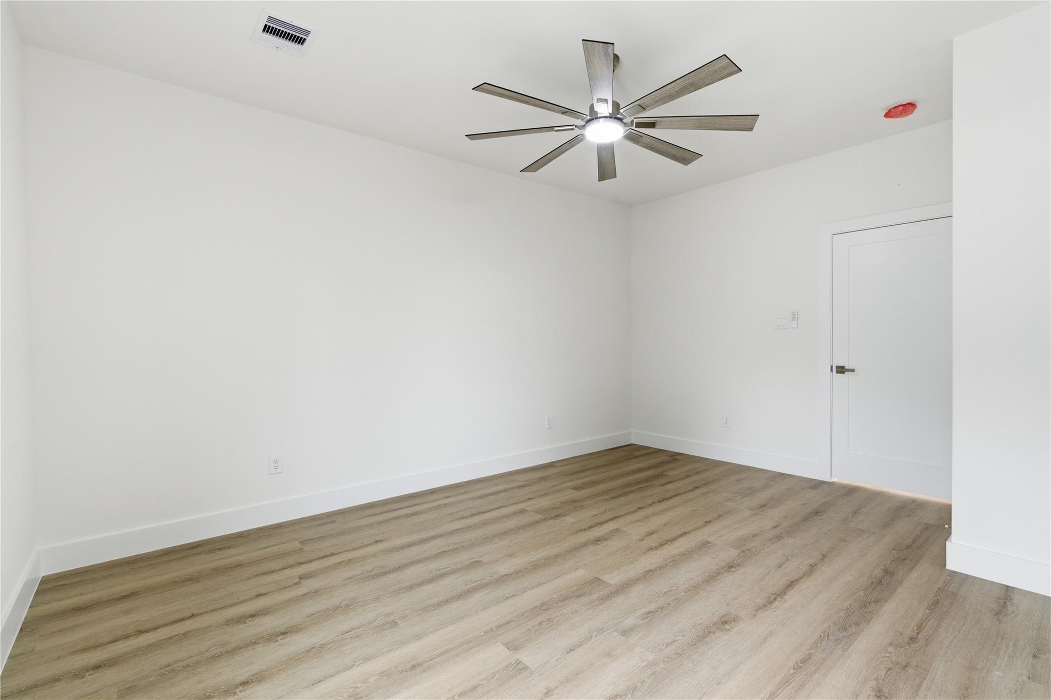 1420 W 34th 1/2 Street