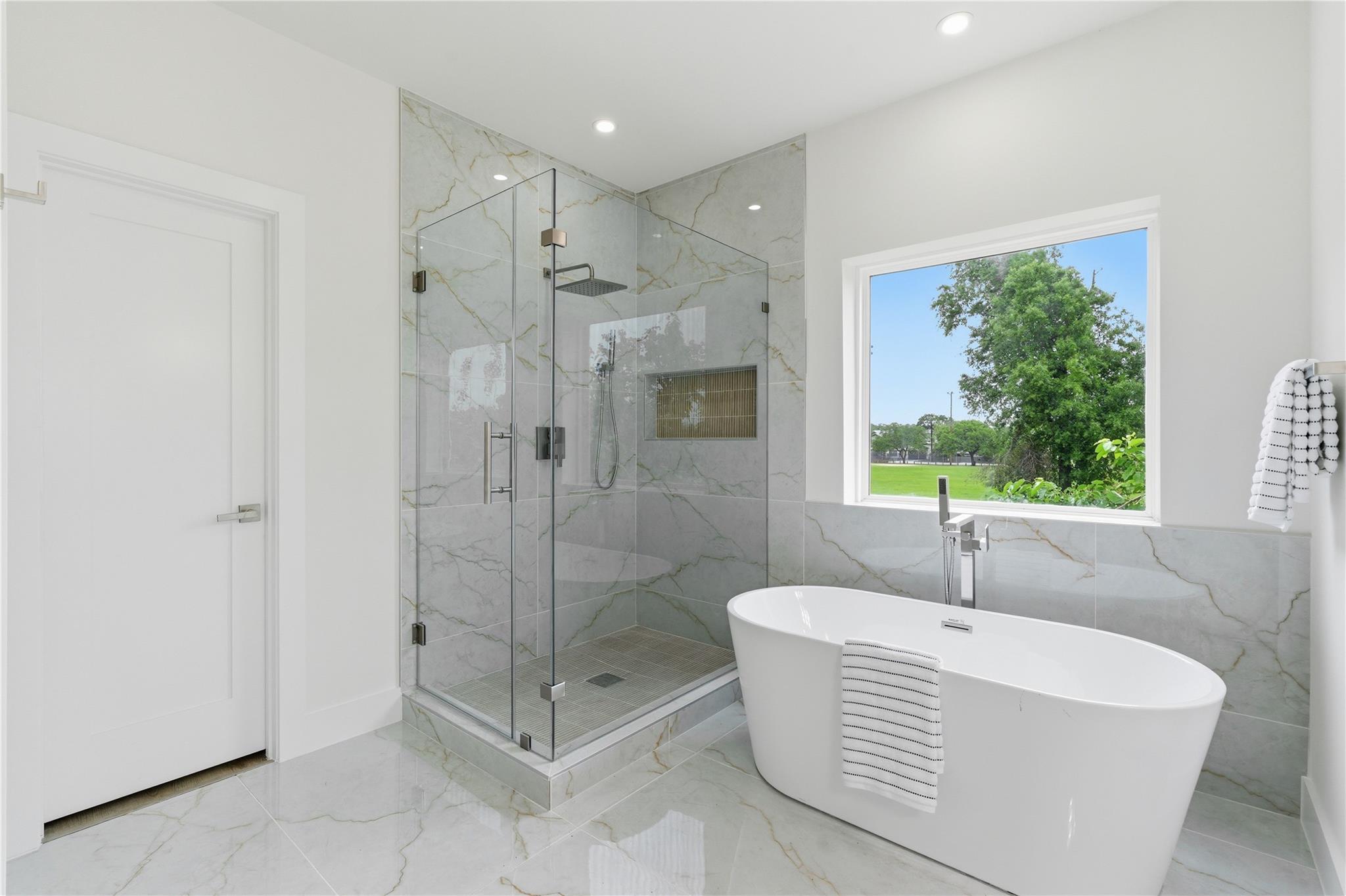 1420 W 34th 1/2 Street