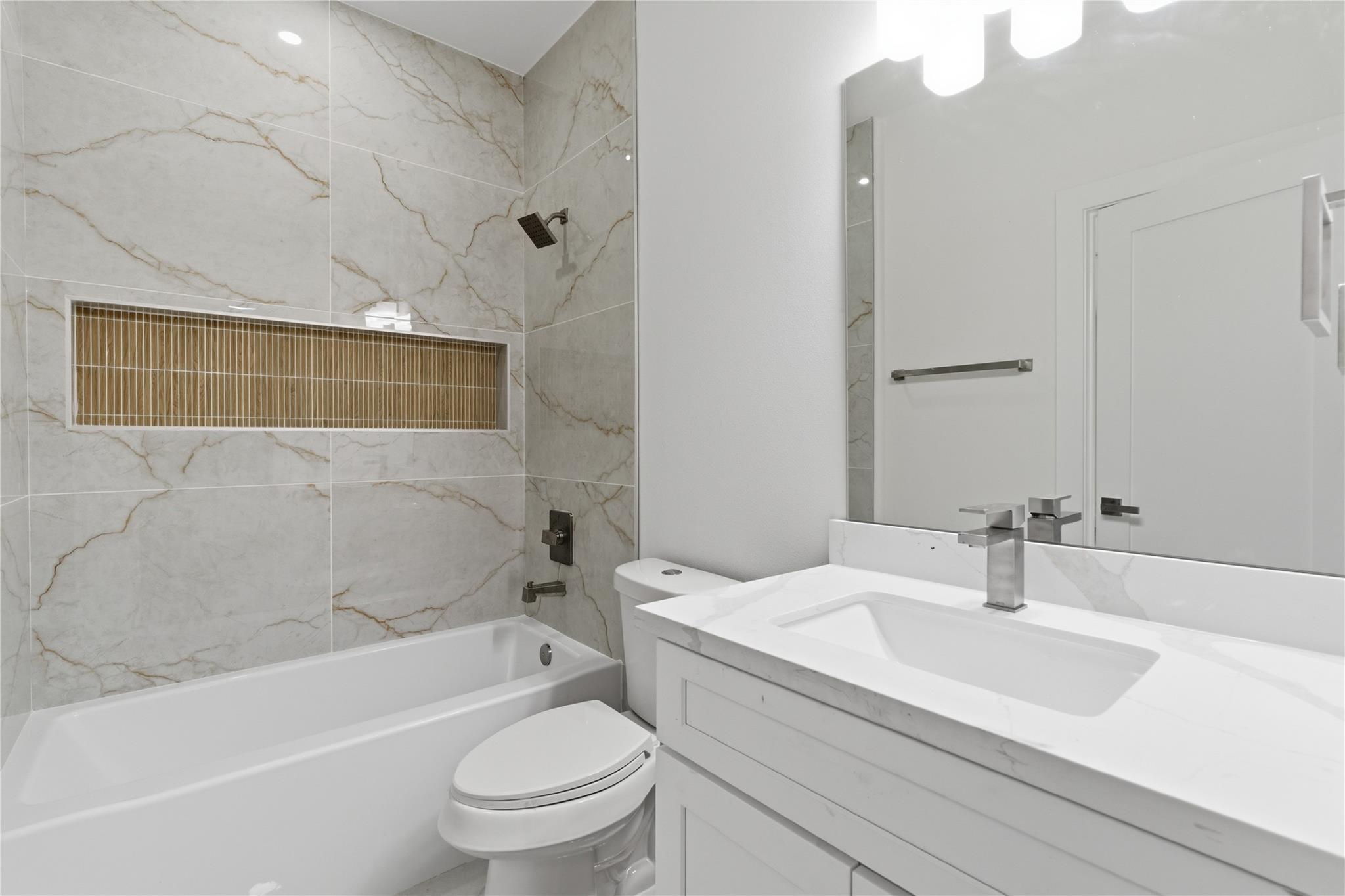 1420 W 34th 1/2 Street