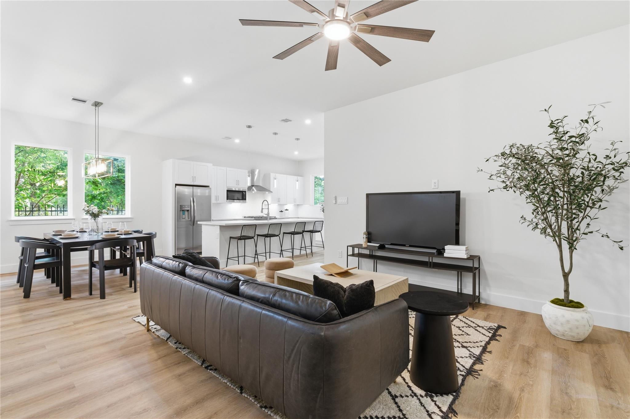 1420 W 34th 1/2 Street