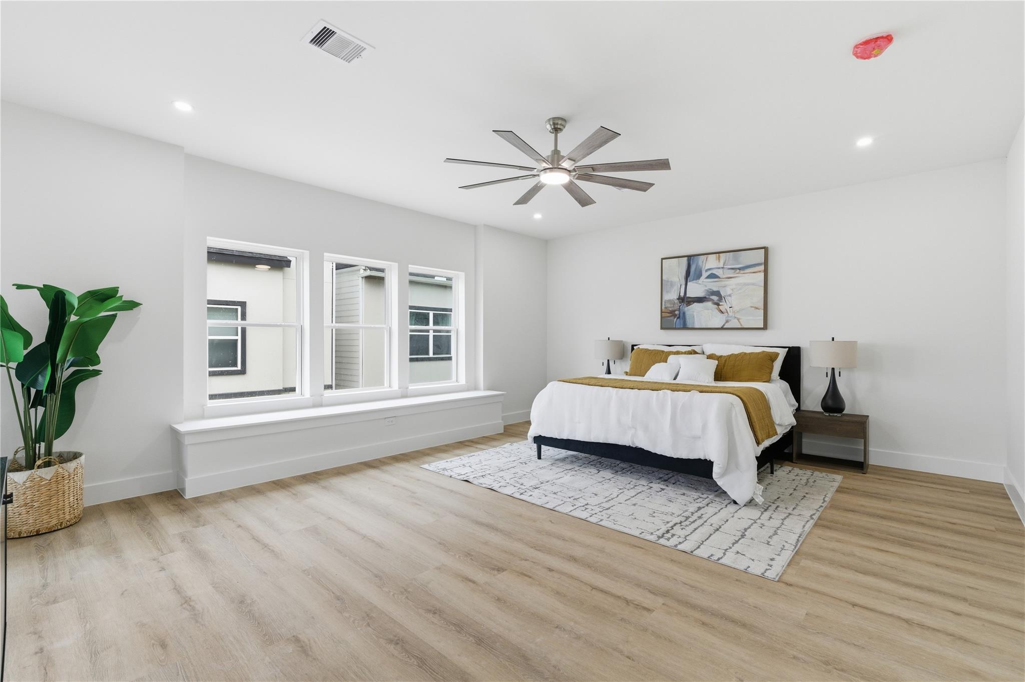 1420 W 34th 1/2 Street