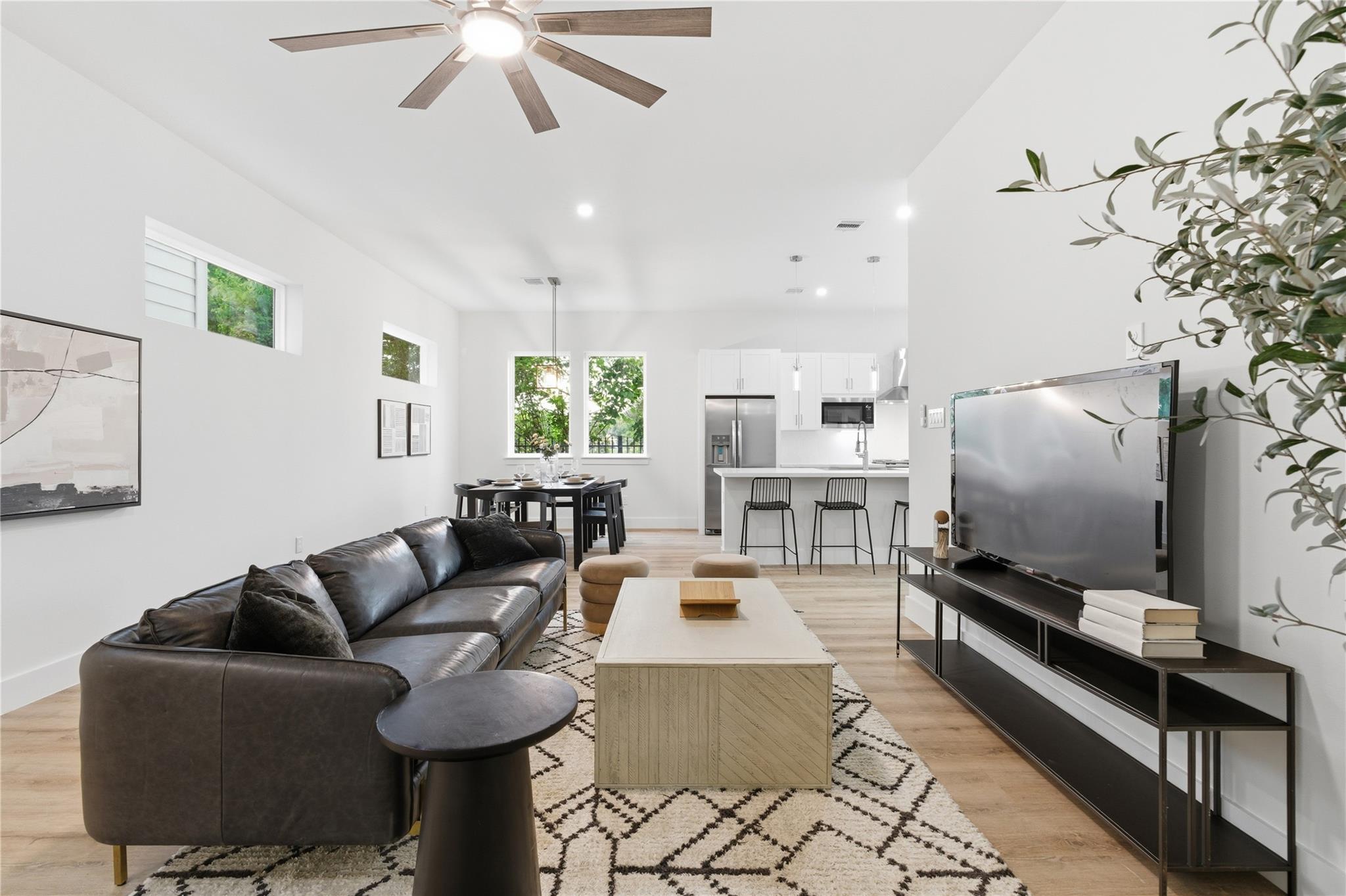 1420 W 34th 1/2 Street