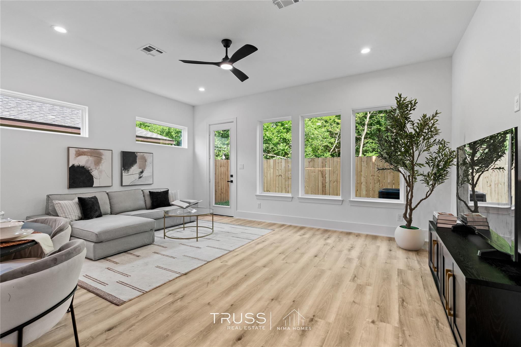 6117 Grace Lane