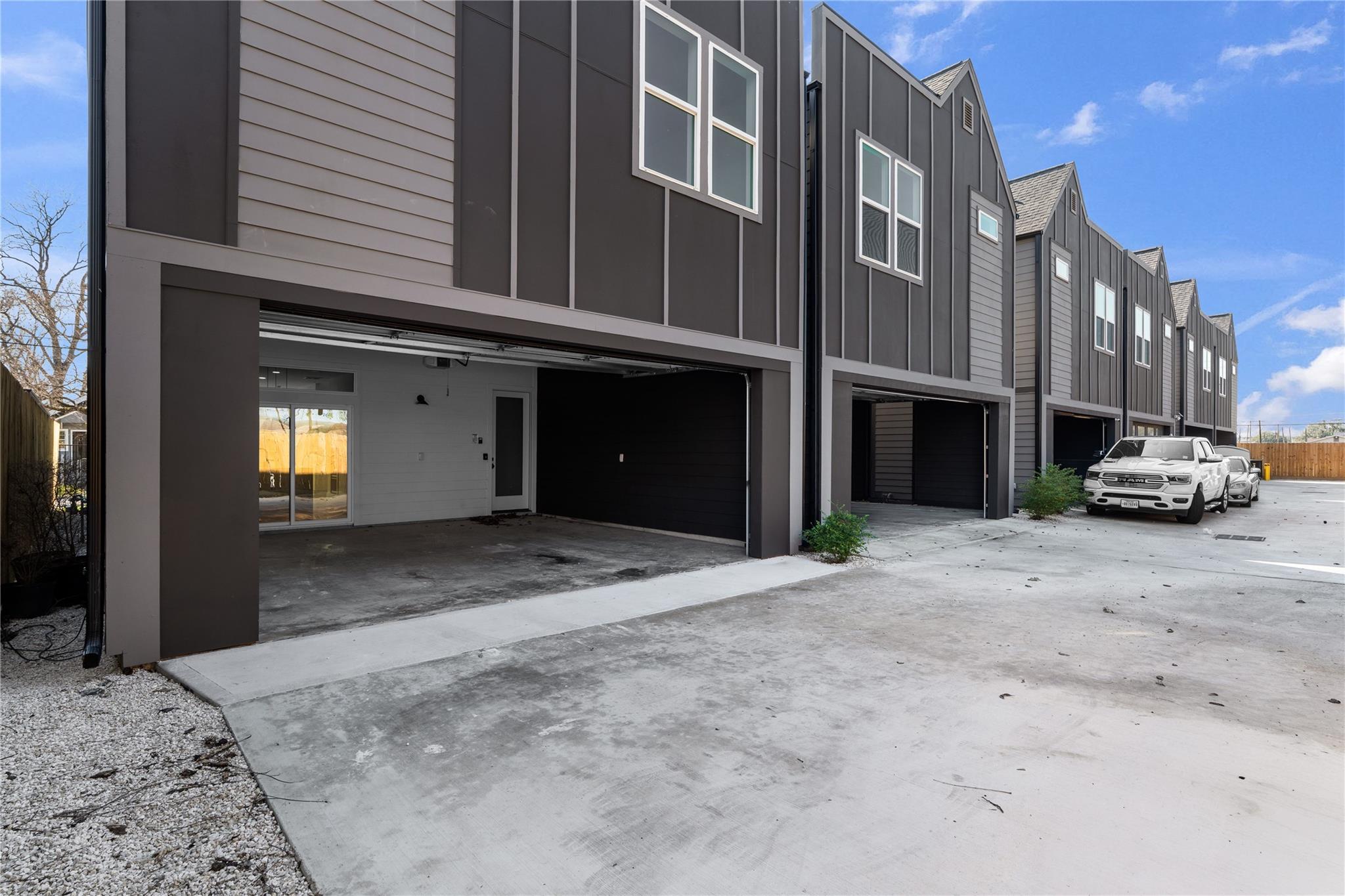 3409 Stonewall Street