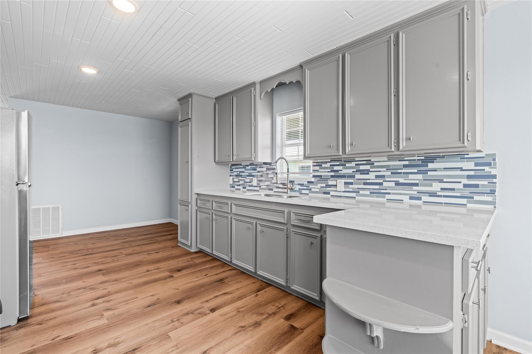 645 3rd Street