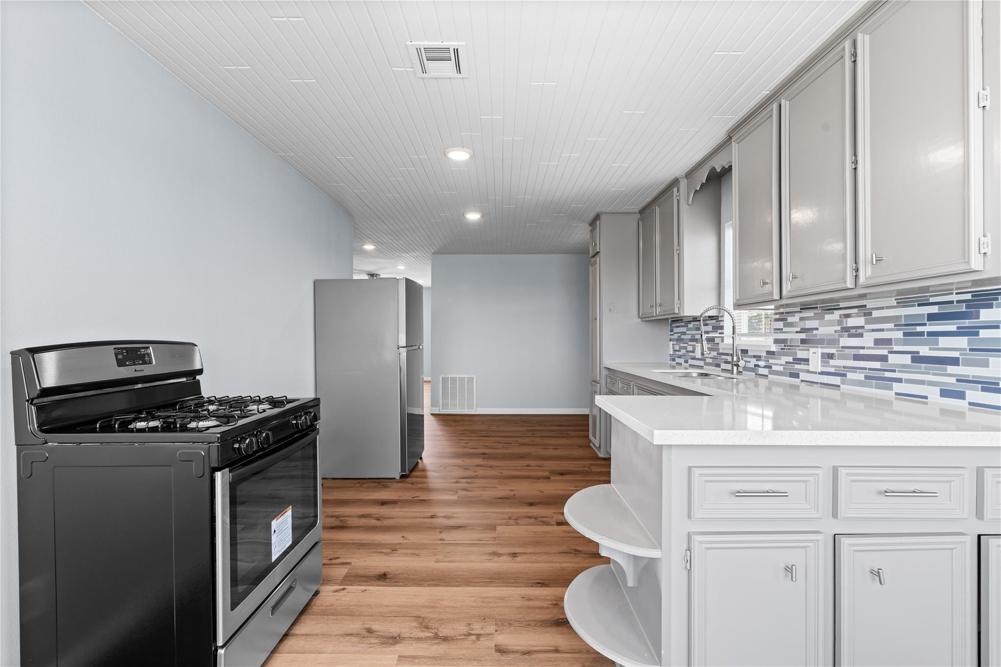 645 3rd Street