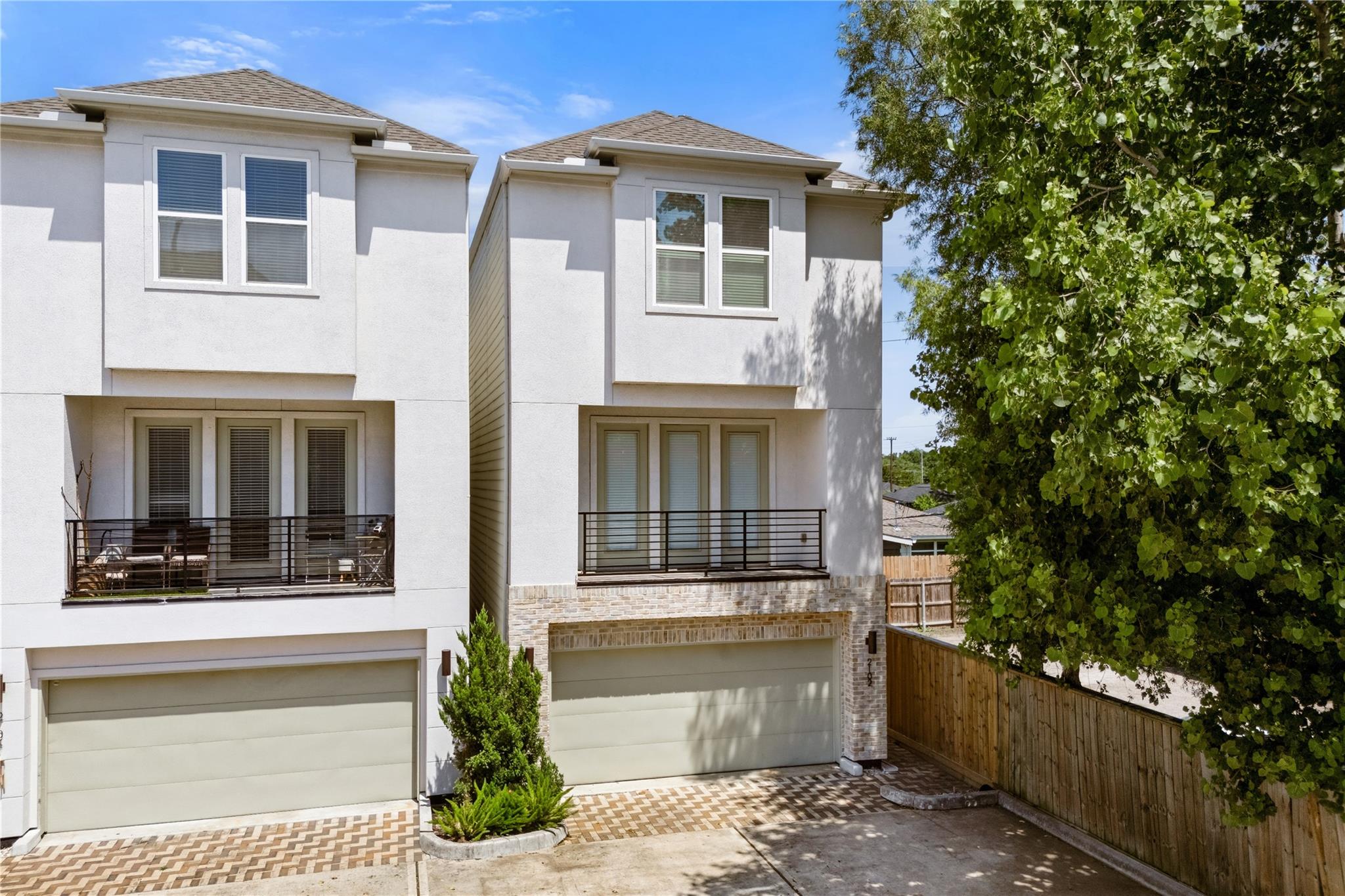 2102 Bello Amanecer Lane