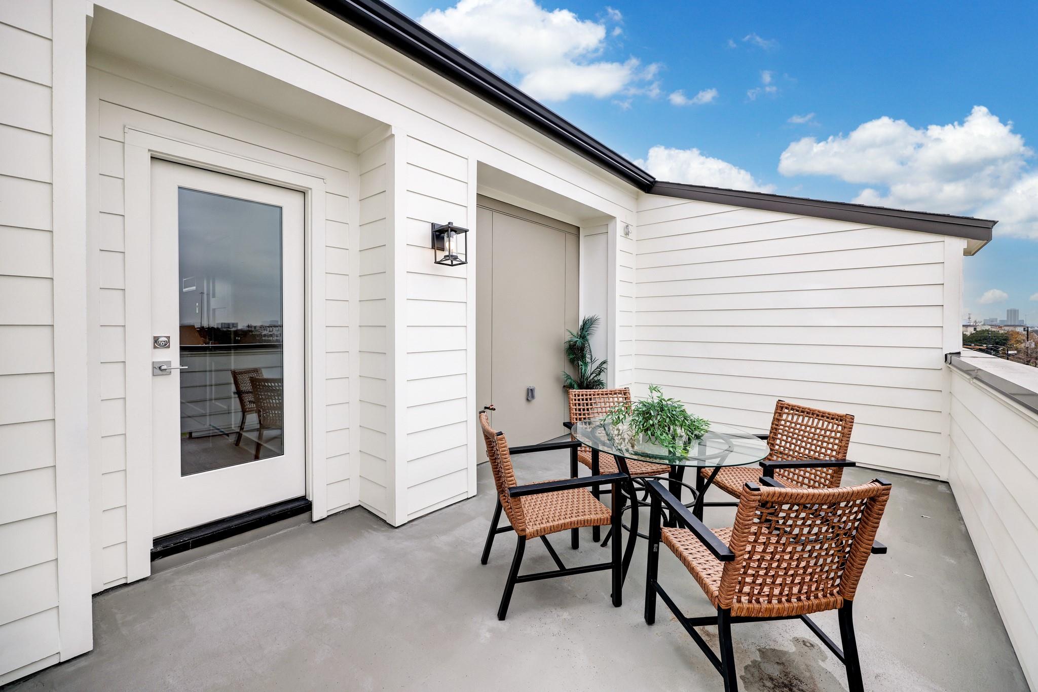 2105 Emancipation Avenue