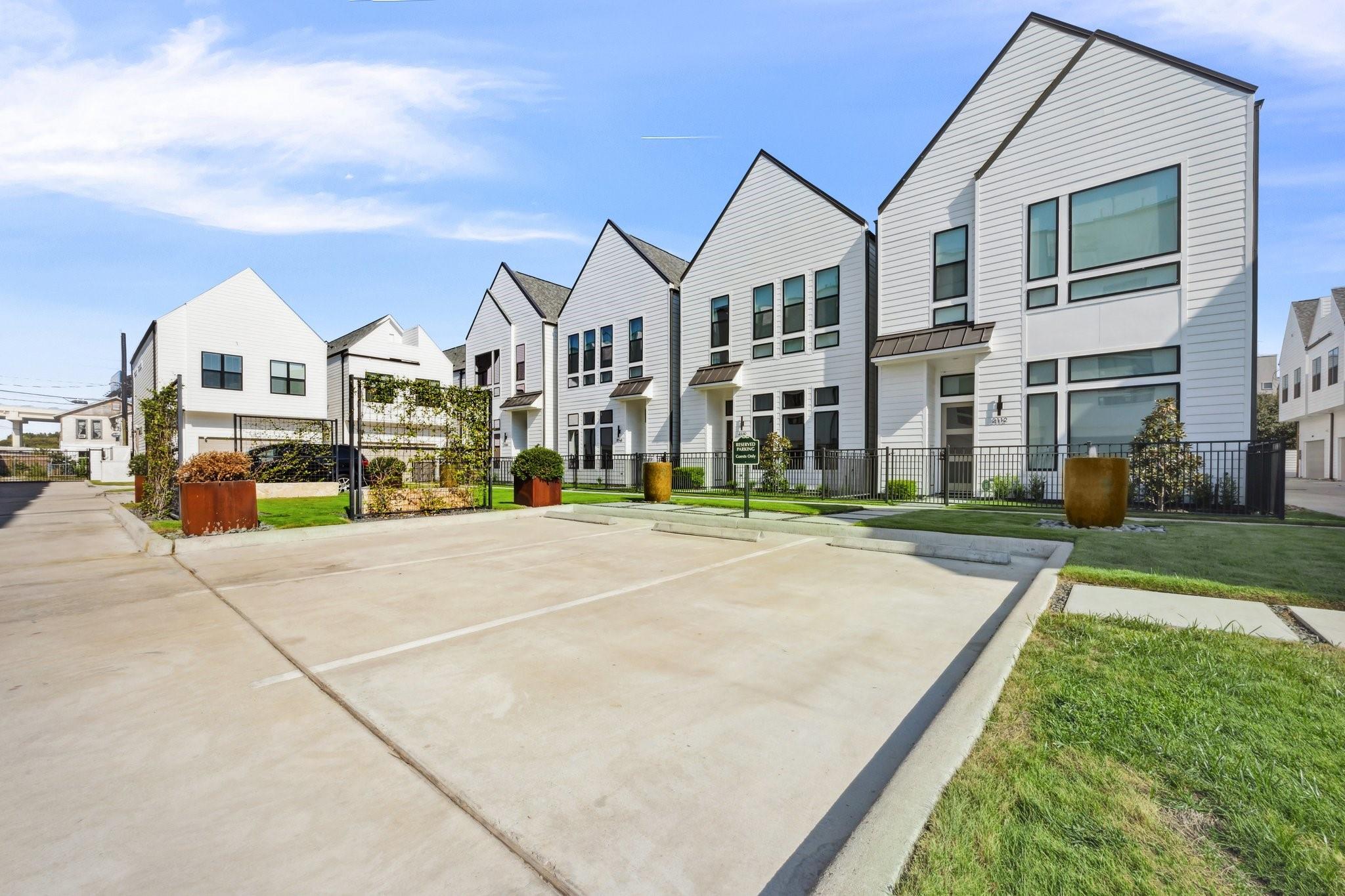 2105 Emancipation Avenue