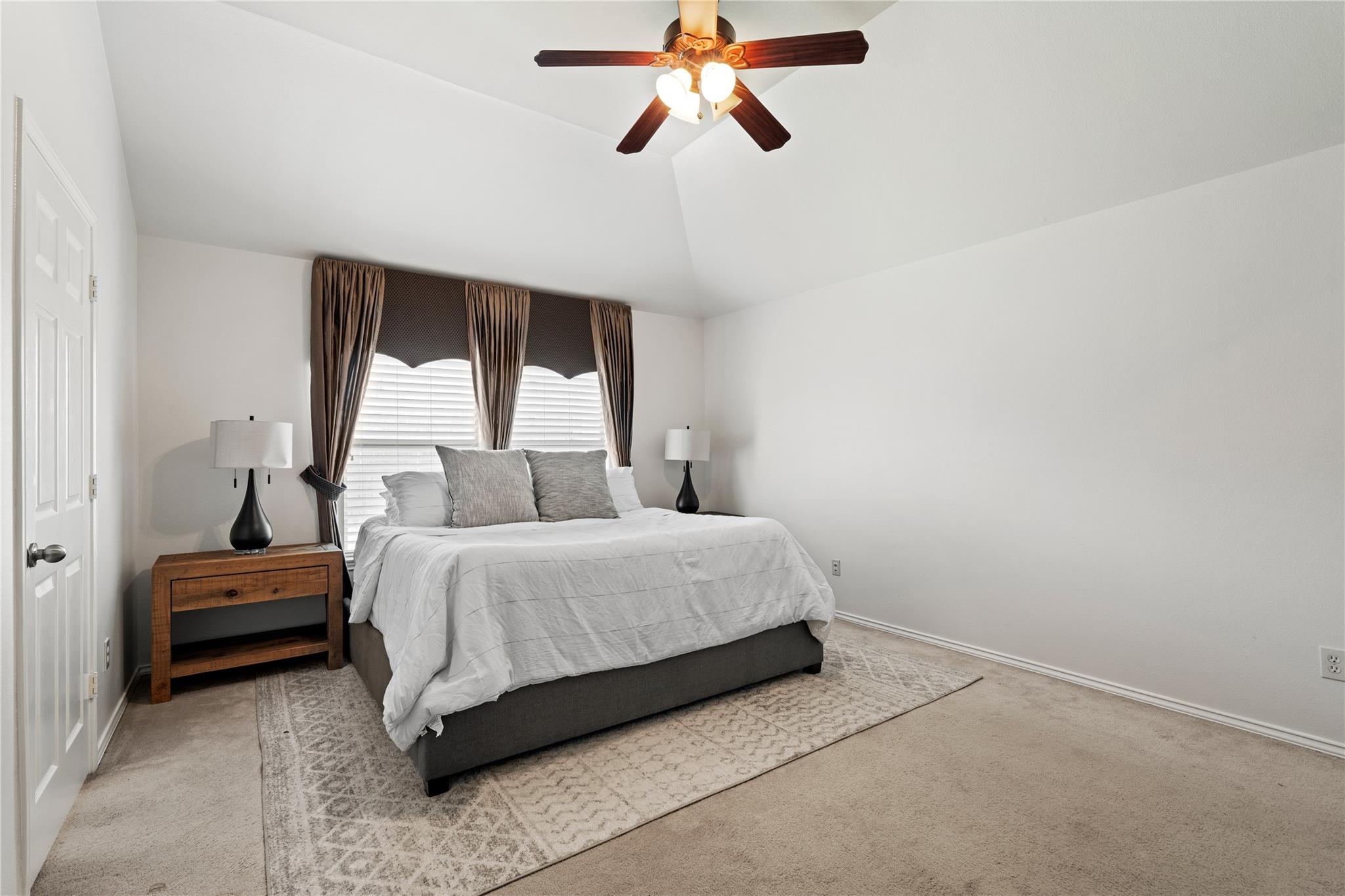 4323 Sunlit Pass Loop