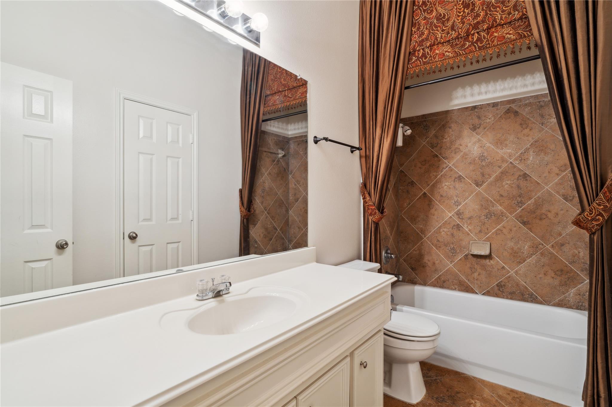 4323 Sunlit Pass Loop