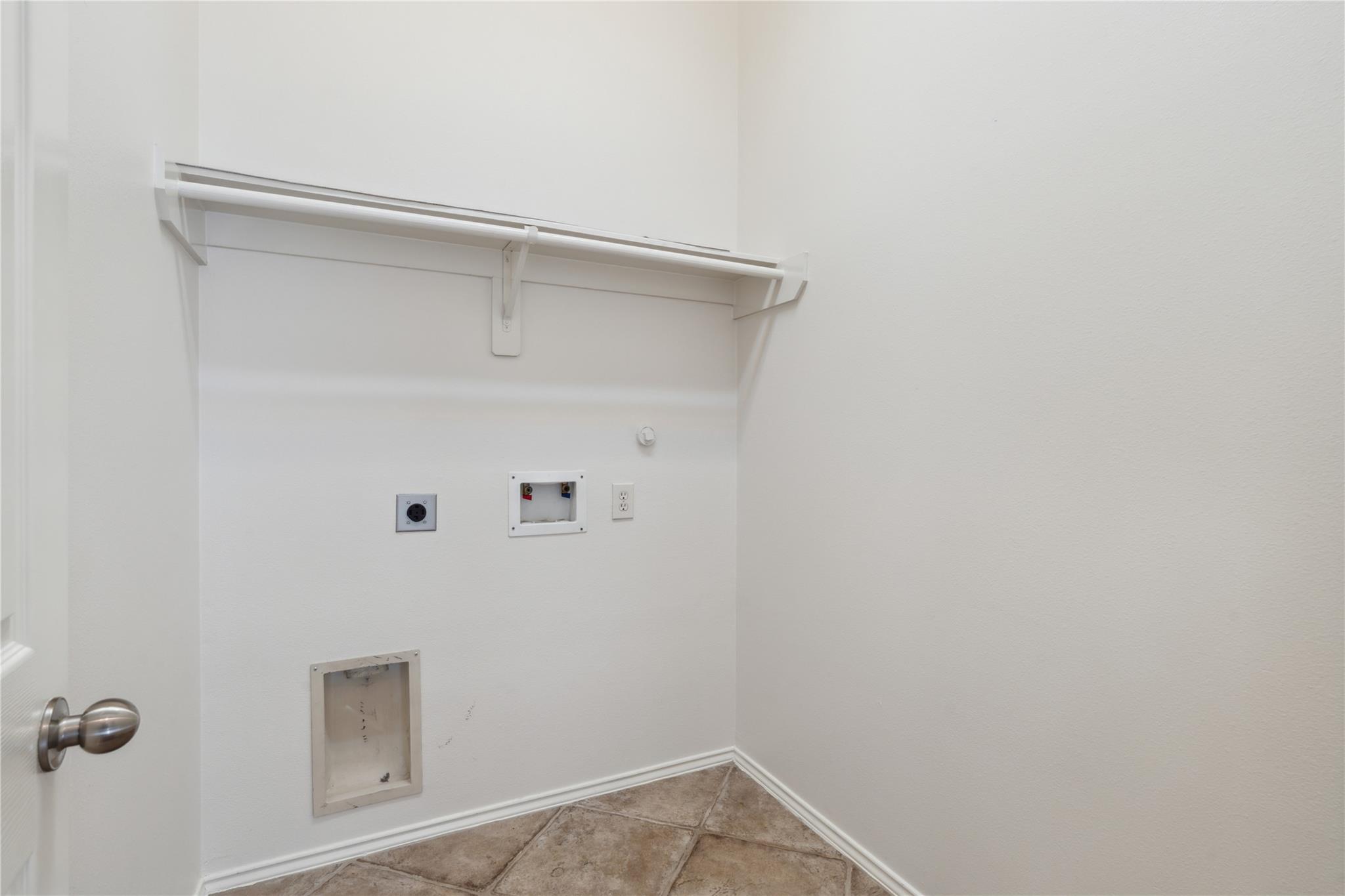 4323 Sunlit Pass Loop